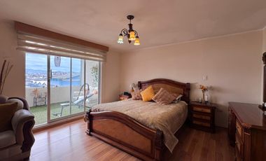 🏡 VENTA DE CASA AMPLIA – SECTOR ISAAC ALBÉNIZ