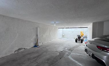 🏡 VENTA DE CASA AMPLIA – SECTOR ISAAC ALBÉNIZ