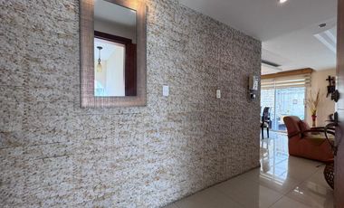 🏡 VENTA DE CASA AMPLIA – SECTOR ISAAC ALBÉNIZ