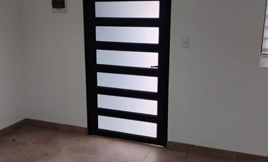 SE ARRIENDA CASA EN CENTRO DE CONSTITUCIÓN.