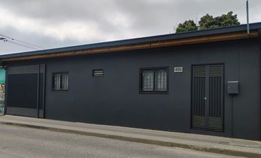 SE ARRIENDA CASA EN CENTRO DE CONSTITUCIÓN.