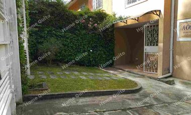 CASA EN RENTA DE TRES DORMITORIOS EN CONOCOTO