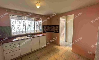 CASA EN RENTA DE TRES DORMITORIOS EN CONOCOTO