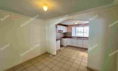 CASA EN RENTA DE TRES DORMITORIOS EN CONOCOTO