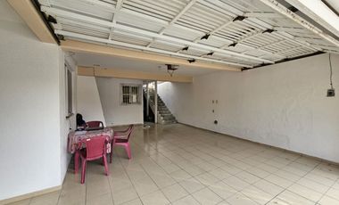 CASA DE UN PISO CON DEPARTAMENTO EN P.A. PARA INVERSIÓN