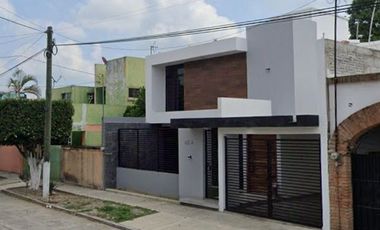 CASA EN VENTA EN  VERACRUZ POZA RICA SANTA ELENA