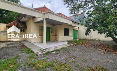 RUMAH DIJUAL ATAU DISEWAKAN DI SOLO DEKAT STADION MANAHAN