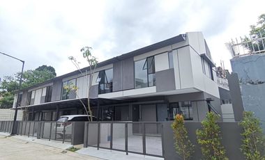 Disewakan Rumah Eksclusif Cendana Xpana Karawaci Lokasi Strategis