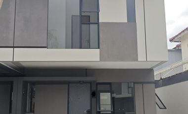 Disewakan Rumah Eksclusif Cendana Xpana Karawaci Lokasi Strategis