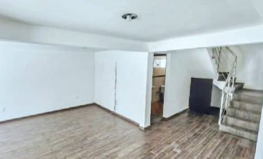 CASA AMPLIA EN VENTA CERCA DEL DEPORTIVO DE TEPOTZOTLAN SE ACEPTAN TODOS LOS CREDITOS 3 RECAMARAS LA PRINCIPAL CON BAÑO COMPLETO, PORTON ELECTRICO