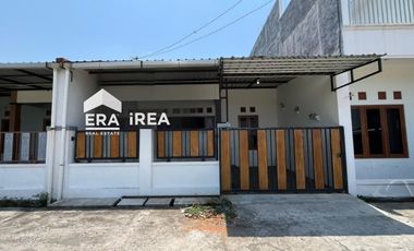 RUMAH DIJUAL DI SOLO BARAT DEKAT PASAR GAGAN BARU DAN ASRAMA HAJI DONOHUDAN