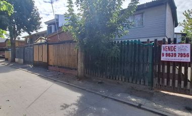 Casa esquina  dos pisos ,  Laguna Sur con Oceanía-Pudahuel