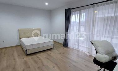 Rumah Golf Island PIK, Uk 17x20 Hoek (4+1 Kamar Tidur) Termurah