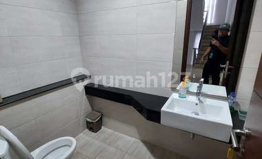 Rumah Golf Island PIK, Uk 17x20 Hoek (4+1 Kamar Tidur) Termurah