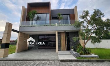 DIJUAL RUMAH MEWAH 2 LANTAI DEKAT JOGJA CITY MALL