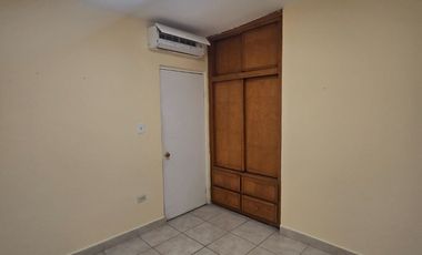 CASA DE RENTA EN PRIVADA VILLANOVA DIAMANTE