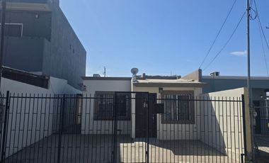 CASA DE RENTA EN PRIVADA VILLANOVA DIAMANTE