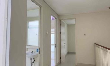 DIJUAL Rumah Pakuwon city, Dekat Pakuwon City Mall