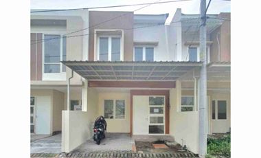 DI SEWAKAN RUMAH RUNGKUT DEKAT RAYA MERR, LOKASI SANGAT NYAMAN & STRATEGIS