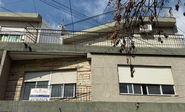 ALQUILER DPTO 3 AMBIENTES . FRENTE AL BANCO PROV. VILLA TESEI