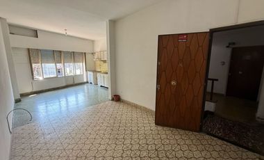 ALQUILER DPTO 3 AMBIENTES . FRENTE AL BANCO PROV. VILLA TESEI