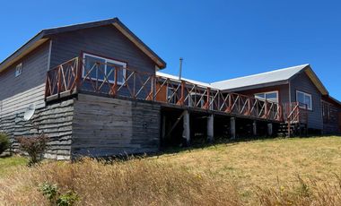 Parcela en venta con 2 casas a 500 metros del asfalto en Estaquilla