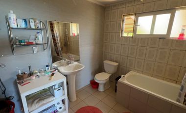 Parcela en venta con 2 casas a 500 metros del asfalto en Estaquilla