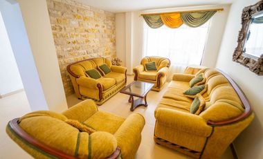 CASA EN VENTA EN LA URBANIZACION LA MARCA EN LA MITAD DEL MUNDO