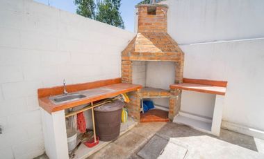 CASA EN VENTA EN LA URBANIZACION LA MARCA EN LA MITAD DEL MUNDO