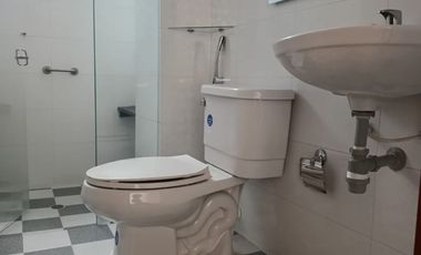 ARRIENDO APARTAMENTO FRENTE AL  PARQUE BOLIVAR