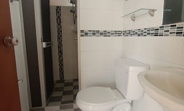 ARRIENDO APARTAMENTO FRENTE AL  PARQUE BOLIVAR