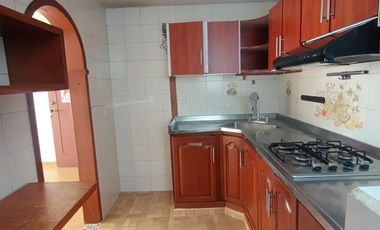 ARRIENDO APARTAMENTO FRENTE AL  PARQUE BOLIVAR