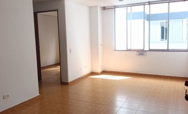 ARRIENDO APARTAMENTO FRENTE AL  PARQUE BOLIVAR
