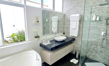VENDO CASA EN CONDOMINIO CON JARDIN ZONA BATALLONES SURCO