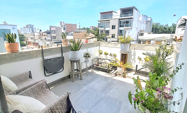 VENDO CASA EN CONDOMINIO CON JARDIN ZONA BATALLONES SURCO