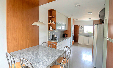 VENDO CASA EN CONDOMINIO CON JARDIN ZONA BATALLONES SURCO