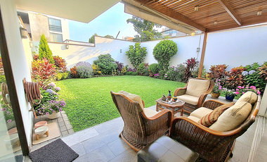 VENDO CASA EN CONDOMINIO CON JARDIN ZONA BATALLONES SURCO