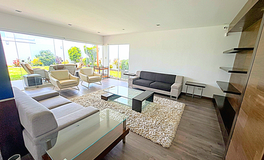VENDO CASA EN CONDOMINIO CON JARDIN ZONA BATALLONES SURCO