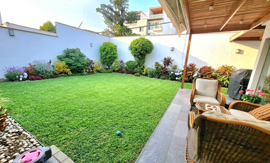 VENDO CASA EN CONDOMINIO CON JARDIN ZONA BATALLONES SURCO
