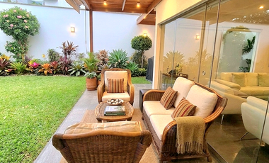 VENDO CASA EN CONDOMINIO CON JARDIN ZONA BATALLONES SURCO