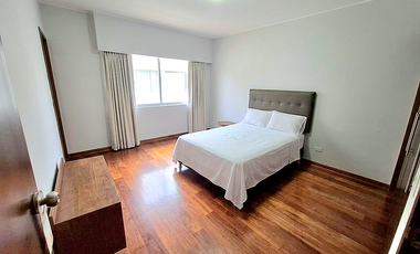 VENDO CASA EN CONDOMINIO CON JARDIN ZONA BATALLONES SURCO