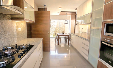 VENDO CASA EN CONDOMINIO CON JARDIN ZONA BATALLONES SURCO