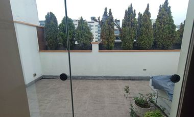 Duplex con Ascensor Directo a Ambos Niveles TERRAZA EN CHACARILLA CERCA A PARQUE