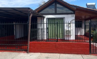 Arriendo casa en villa Las Encinas, Peñaflor