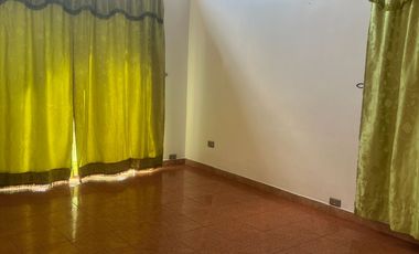 Arriendo casa en villa Las Encinas, Peñaflor