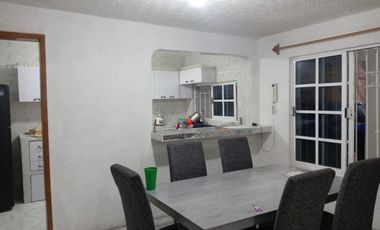 VENTA DE CASA EN CHALCO CENTRO, EN FRENTE DE RESTAURANT LOS COCHINITOS