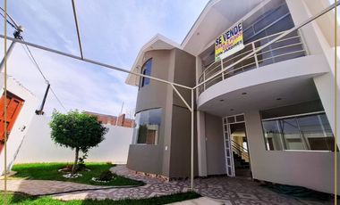 ✨ ¡Casa moderna en venta en Los Nogales!