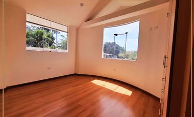 ✨ ¡Casa moderna en venta en Los Nogales!