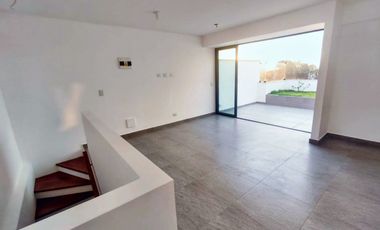 DUPLEX DE ESTRENO EN VENTA EN SURCO 03 DORM(Modificable a 5 dorm) + 01 COCHERA + REGALO (DEPOSITO TIPO CLOSET)