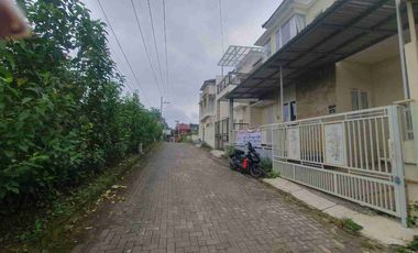 Dijual murah via lelang rumah di perum Cordoba batu malang